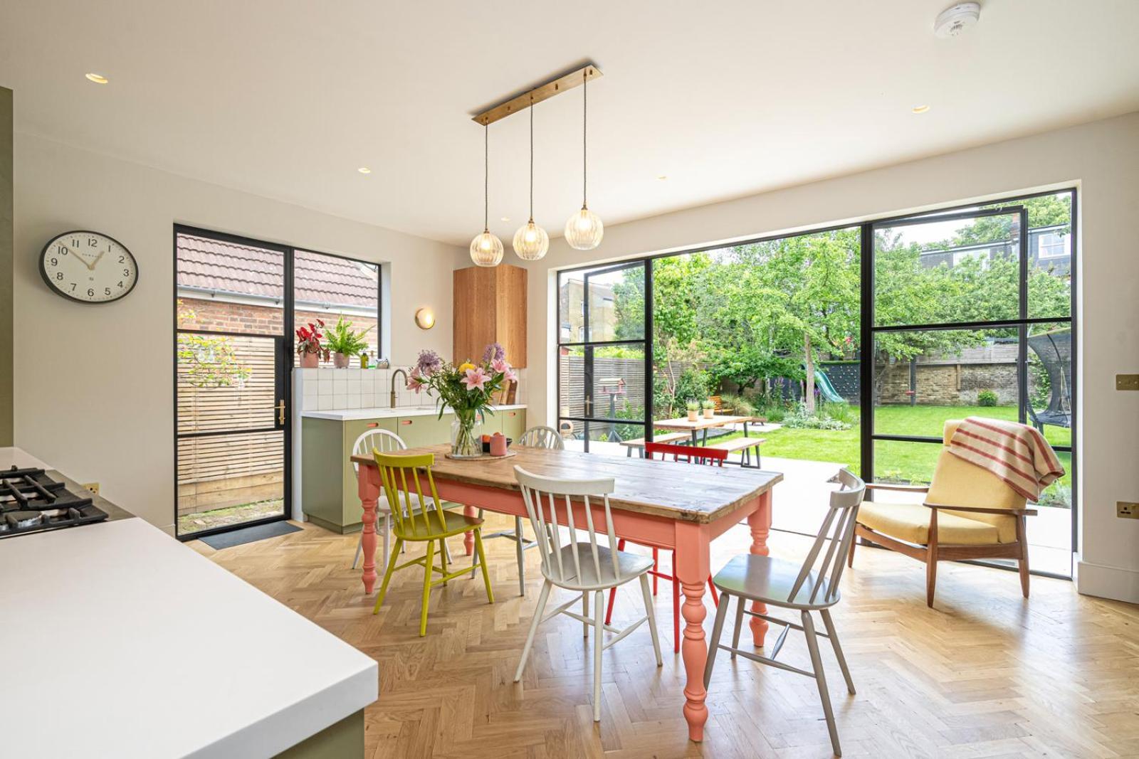 Chic And Colourful Family By Underthedoormat Casa vacanze